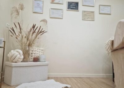 Décoration intérieure de l’institut So Glam’s – tons beiges, ambiance cocooning